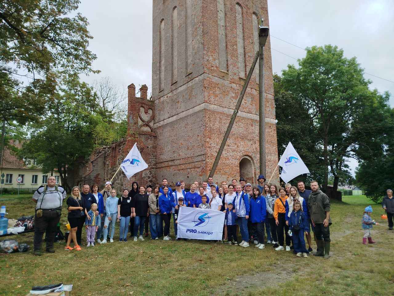 КОРПОРАТИВНЫЙ СУББОТНИК СОВМЕСТНО С ХРАНИТЕЛЯМИ РУИН 