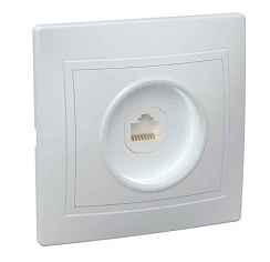 Розетка скрытой установки 1-мест. компьютерная RJ45 кат.5е белый IP20 KVARTA IEK (РФ)