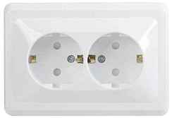 Розетка скрытой установки 2-мест. с/з с з/ш в рамке 16А белый IP20 VEGA IEK (РФ)
