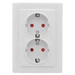 Розетка скрытой установки 2-мест. с/з с з/ш в рамке 16А белый IP20 Минск EKF (ИМП)